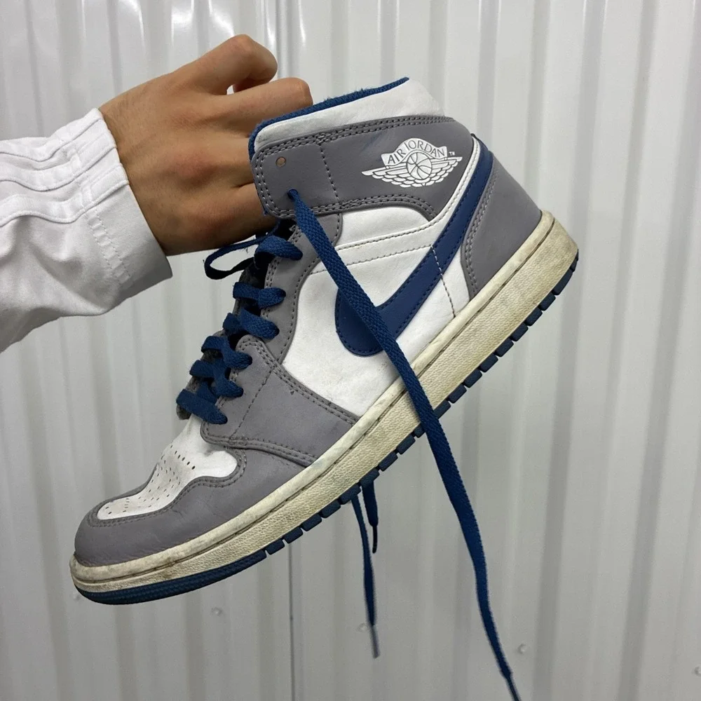 Jordan Air Jordan 1 Mid Cement Grey/White/True Blue Men's Size 8.5